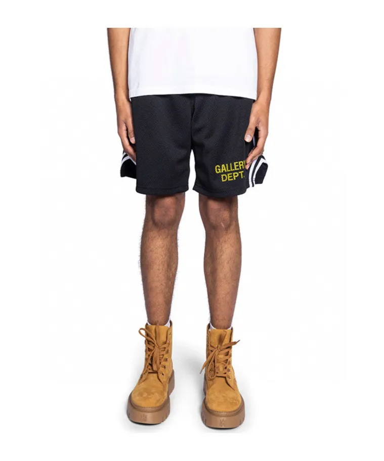 GALLERY DEPT. VENICE COURT SHORTS English mesh shorts Logo webbing wide-leg basketball shorts Black and white S-XL Original molding Loose wide-leg version American boys' first choice Breathable mesh fabric Superimposed soft material inside Comfortable and easy to match Custom-woven original consistent webbing/main mark/component wash mark Details are enlarged to follow